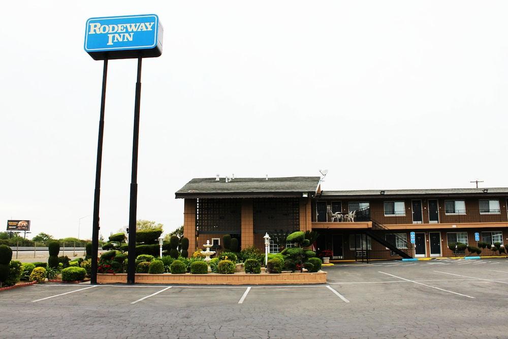 Rodeway Inn Near University-Gateway To Yosemite Мърсед Екстериор снимка