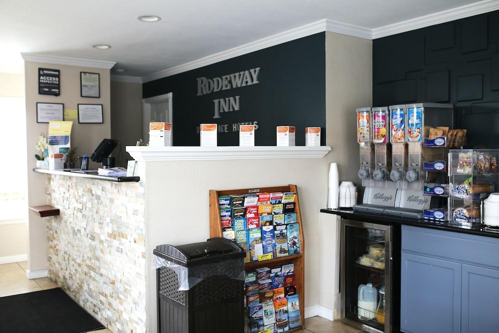 Rodeway Inn Near University-Gateway To Yosemite Мърсед Екстериор снимка