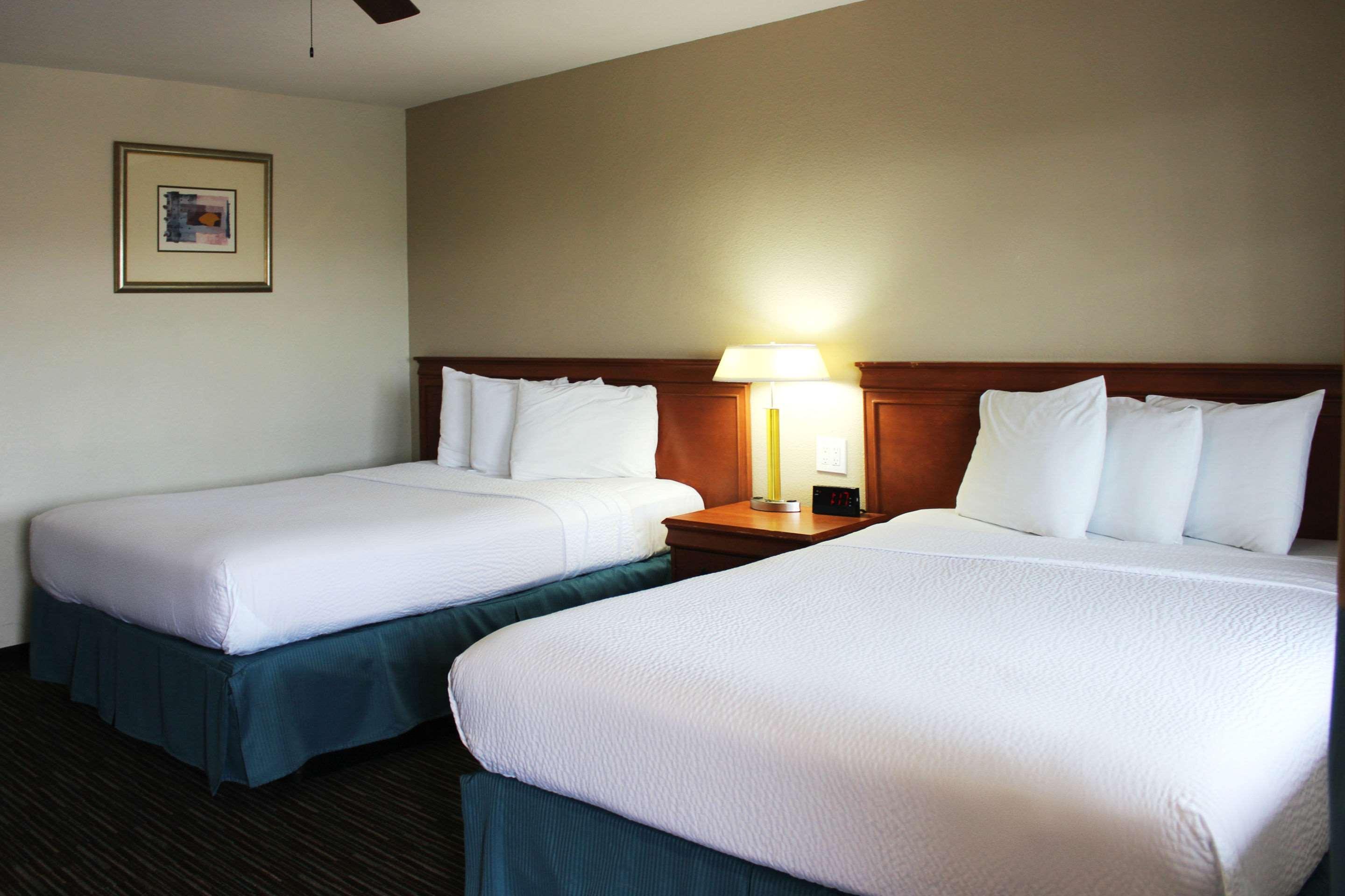 Rodeway Inn Near University-Gateway To Yosemite Мърсед Екстериор снимка