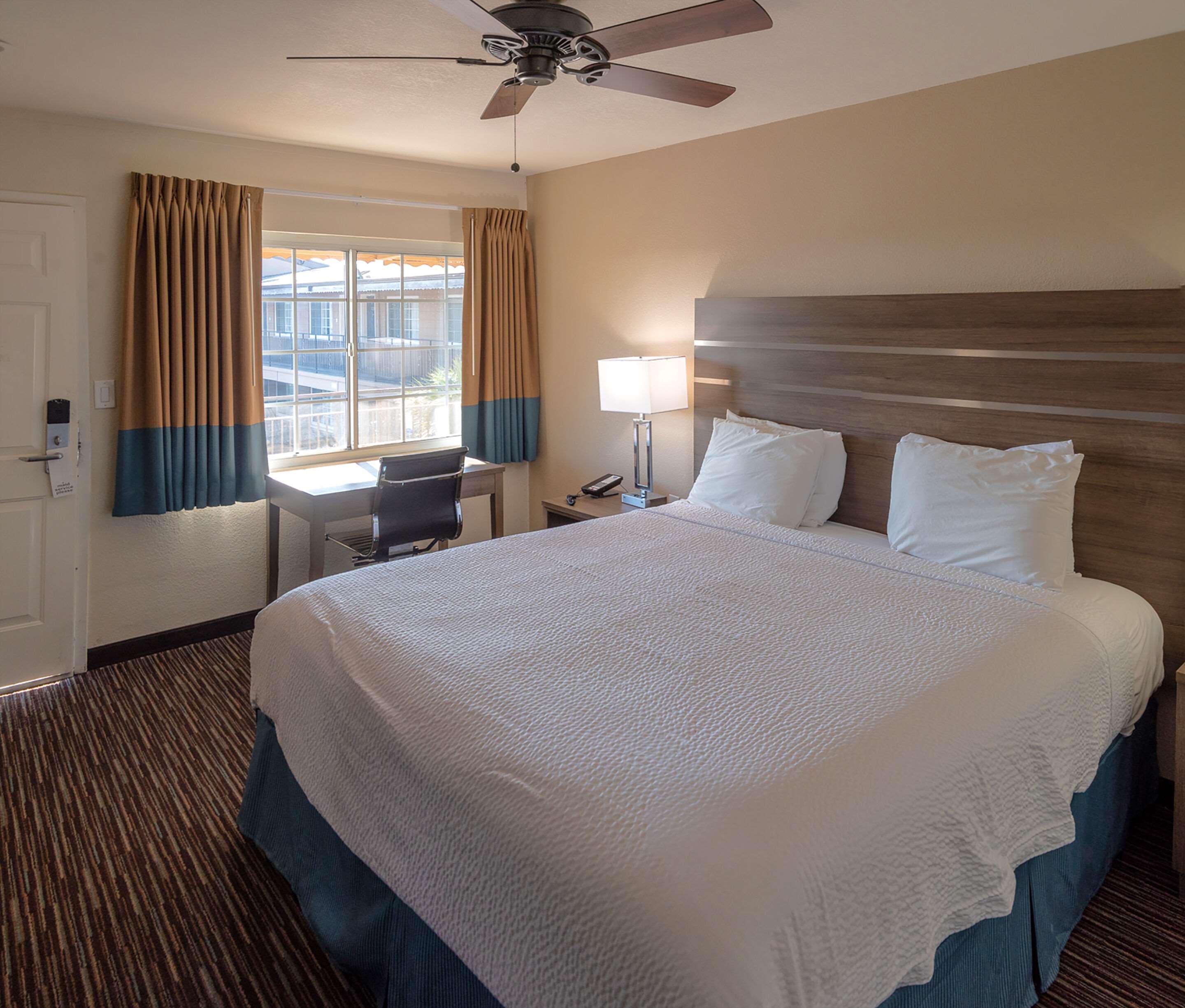 Rodeway Inn Near University-Gateway To Yosemite Мърсед Екстериор снимка