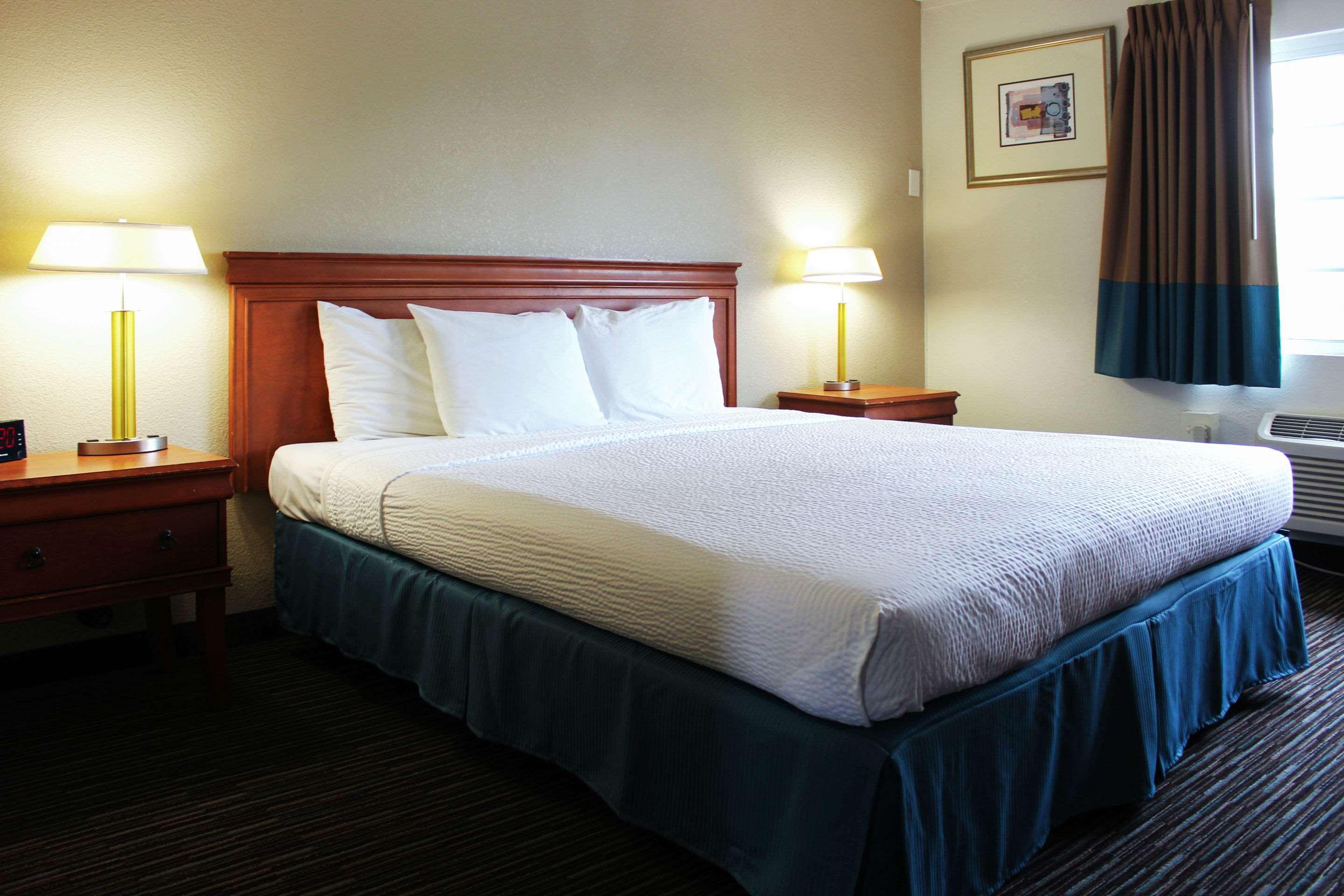 Rodeway Inn Near University-Gateway To Yosemite Мърсед Екстериор снимка