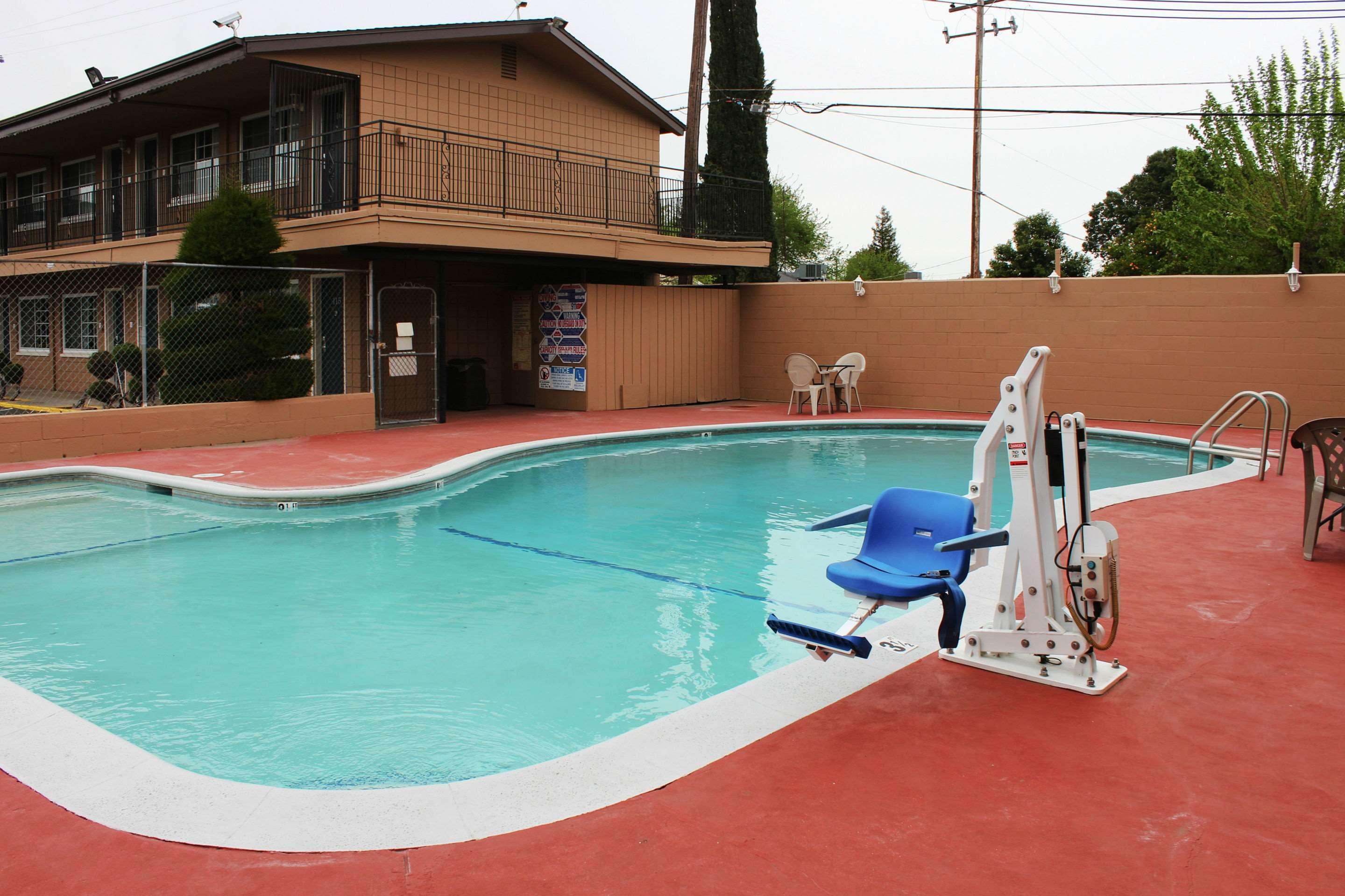 Rodeway Inn Near University-Gateway To Yosemite Мърсед Екстериор снимка