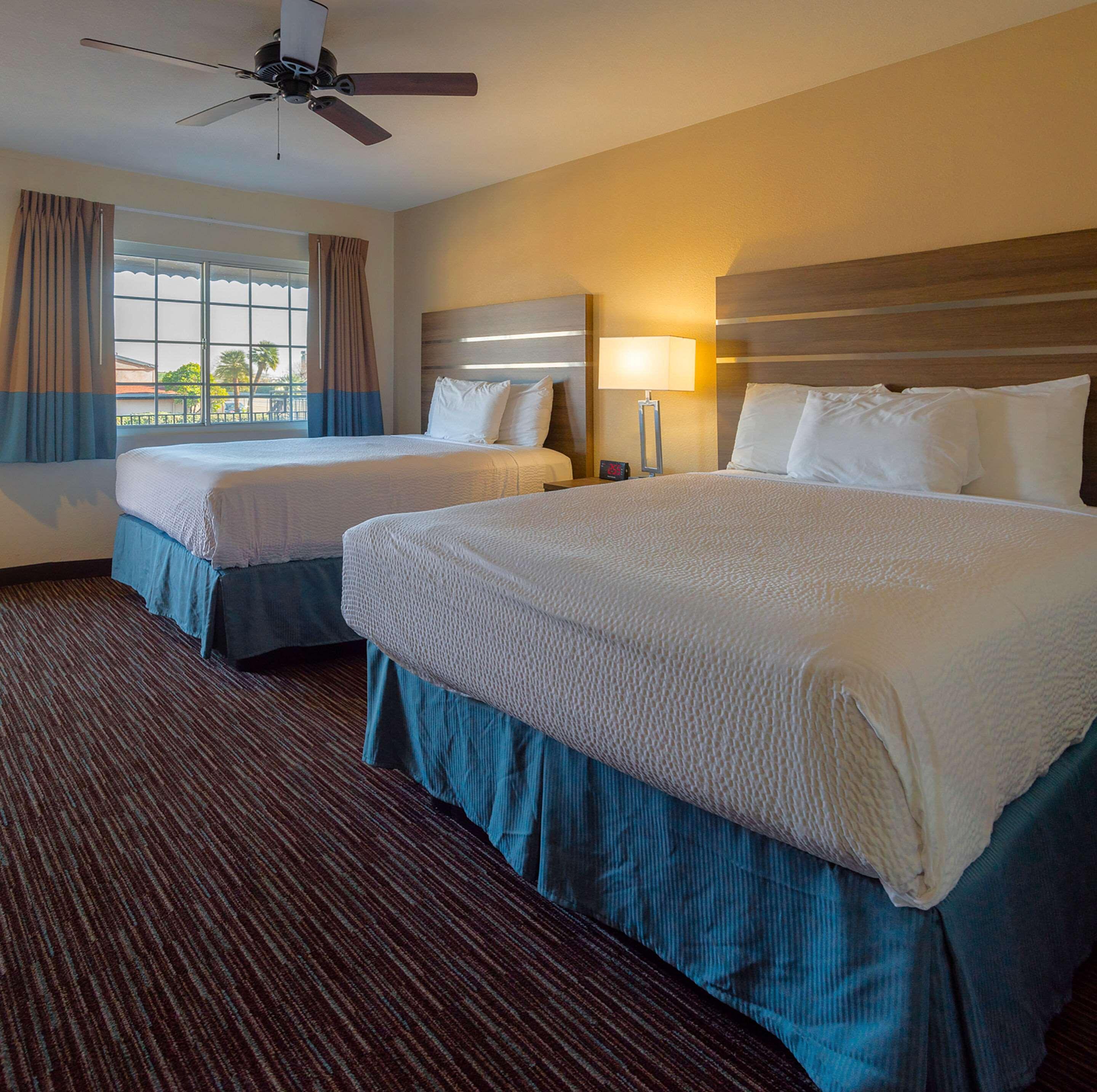 Rodeway Inn Near University-Gateway To Yosemite Мърсед Екстериор снимка
