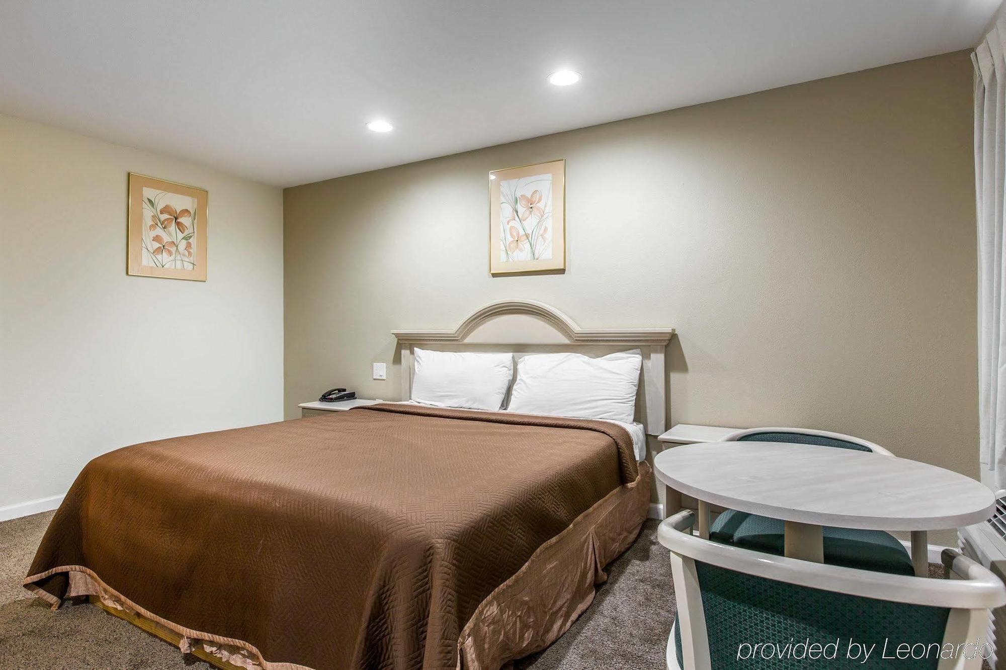 Rodeway Inn Near University-Gateway To Yosemite Мърсед Екстериор снимка