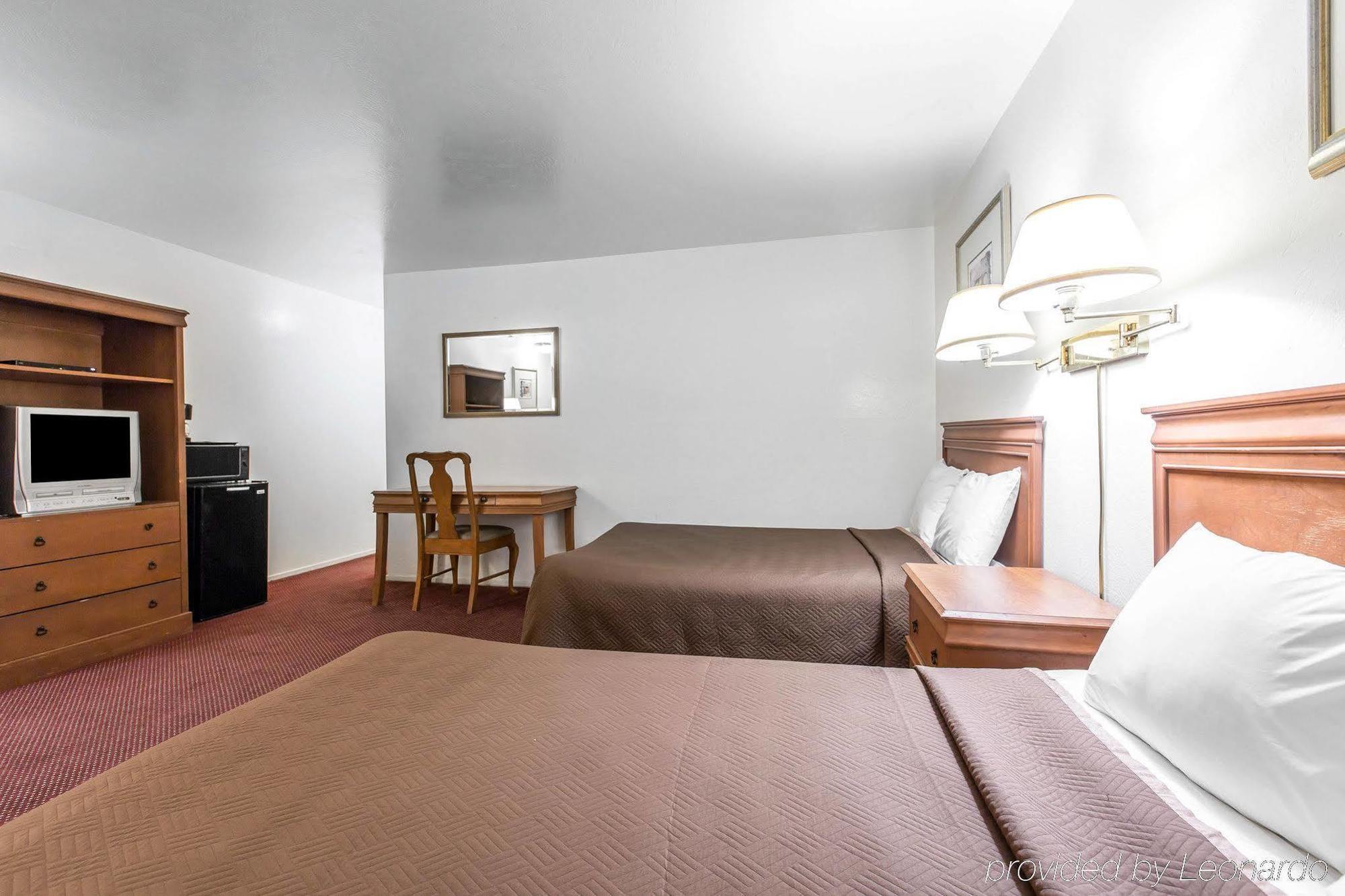 Rodeway Inn Near University-Gateway To Yosemite Мърсед Екстериор снимка
